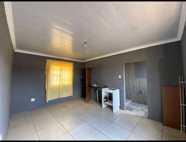 4 BEDROOM HOUSE FOR SALE IN SEBOKENG ZONE 3